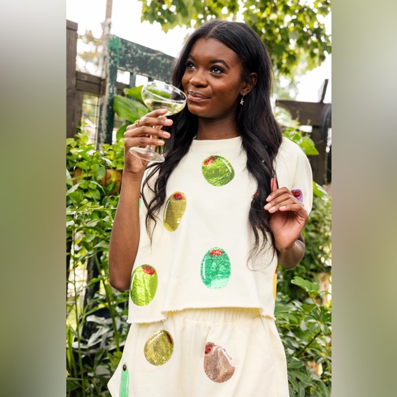 QUEEN OF SPARKLES Sequin Allover OLIVES ShortSleeve Top NWT - Picture 5 of 7